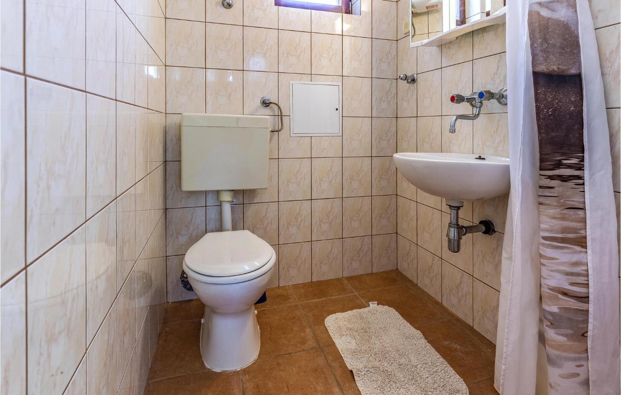 Nice Apartment In Pula With Kitchen Ngoại thất bức ảnh
